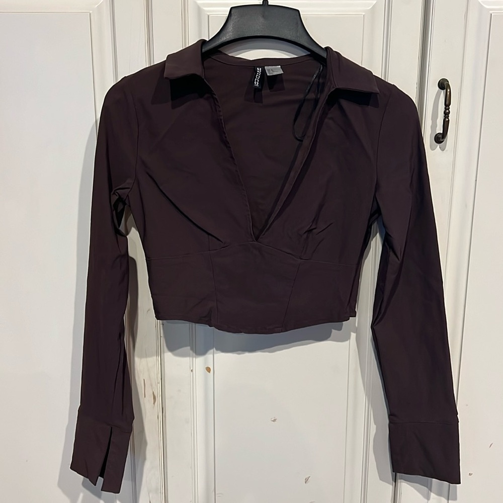 Divided cropped blouse, size small. Perfect cond